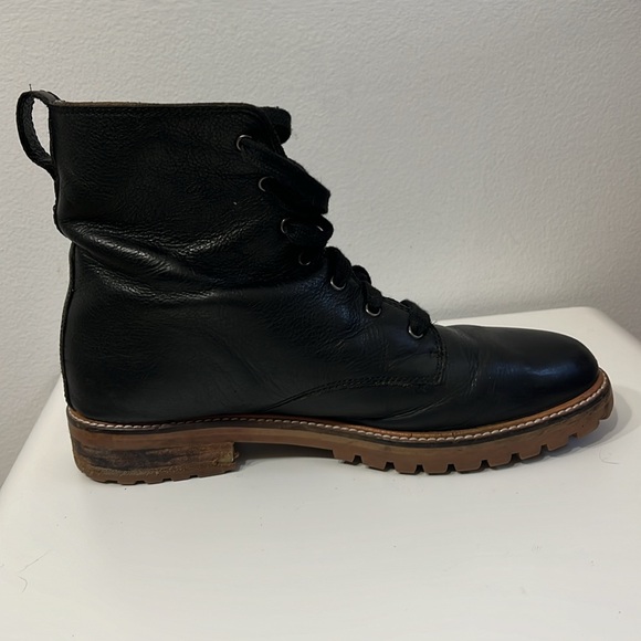 Madewell women’s 7.5 lace-up black leather boots with lug soles, 1” heel - Picture 4 of 14